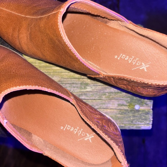 XAppeal Ankle BootiesNEW - Picture 5 of 8